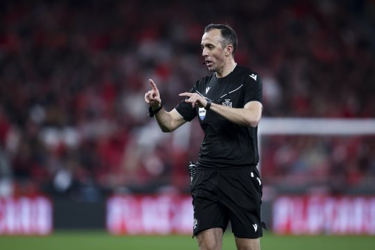 João Pinheiro arbitra qualificação para o Campeonato do Mundo de 2026